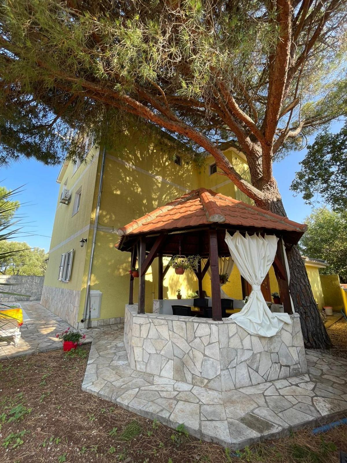 Apartments Villa-G Lustica Tivat Exterior photo