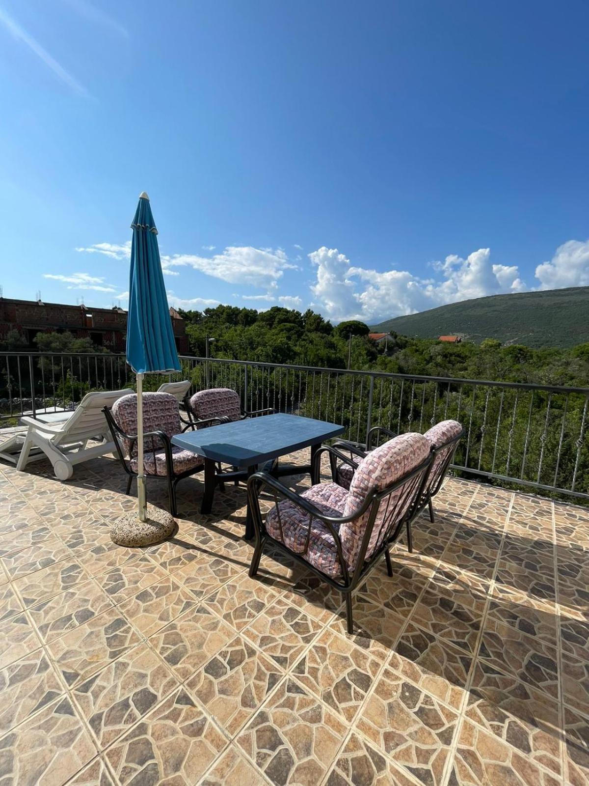 Apartments Villa-G Lustica Tivat Exterior photo