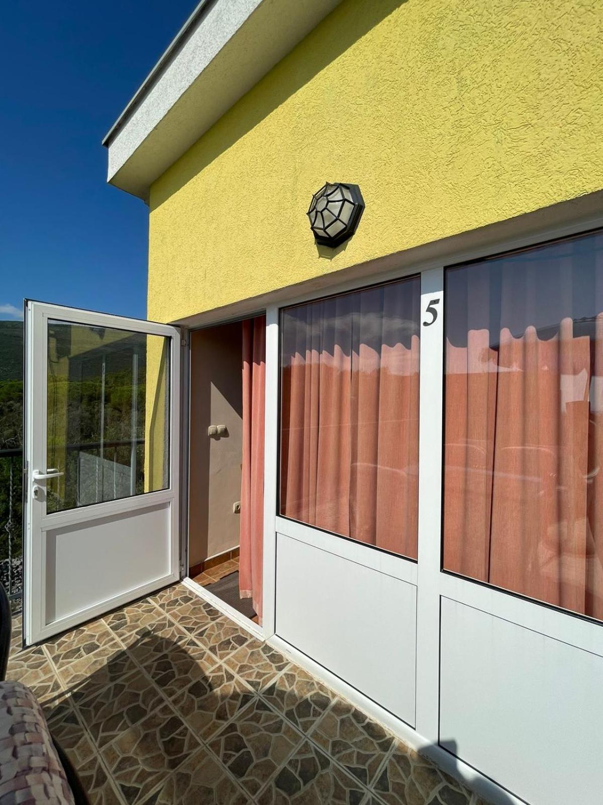 Apartments Villa-G Lustica Tivat Exterior photo