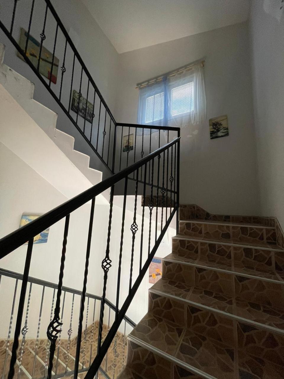 Apartments Villa-G Lustica Tivat Exterior photo